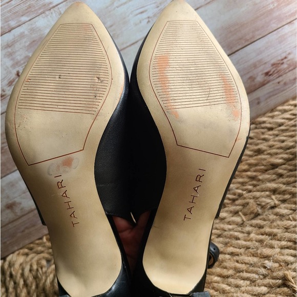 TAHARI | BLACK POINTED SLINGBACK HEELS - Picture 4 of 8